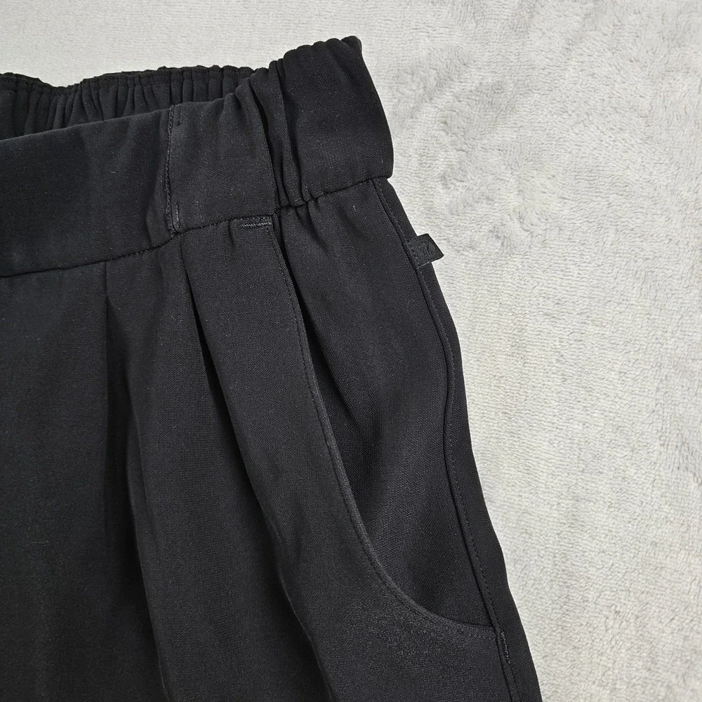 Lululemon Pleated Shorts Womens 8 Pockets Pull On Stretch Flowy High Waisted Blk